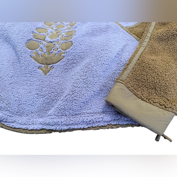 NWT 🏷️ Free People Movement Mountain High
Logo Half Zip Fleece - Picture 5 of 14